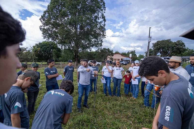 Roda de conversa no pasto antes da coleta